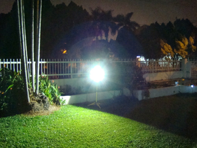 Solar Omega Flood Light with 1,000 Lumen